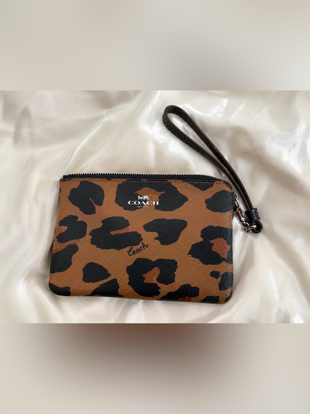 Coach Leopard Print Wristlet Zip Pouch Brown Black Signature Clutch